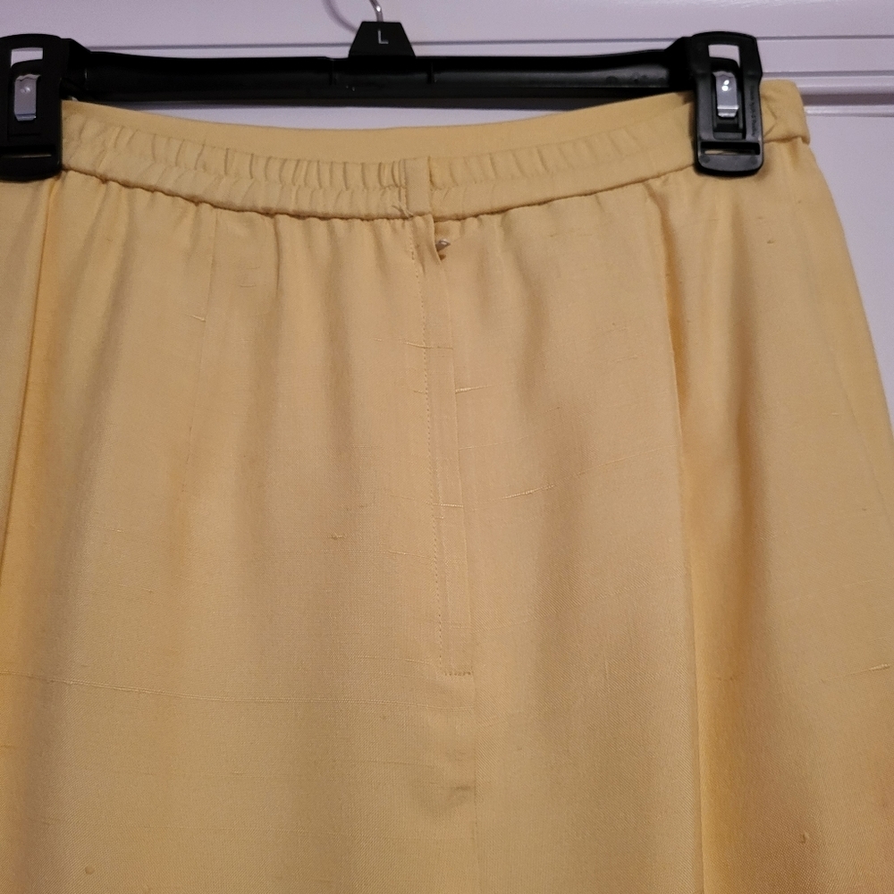Donna Morgan lemon yellow silk suit - Picture 7 of 7